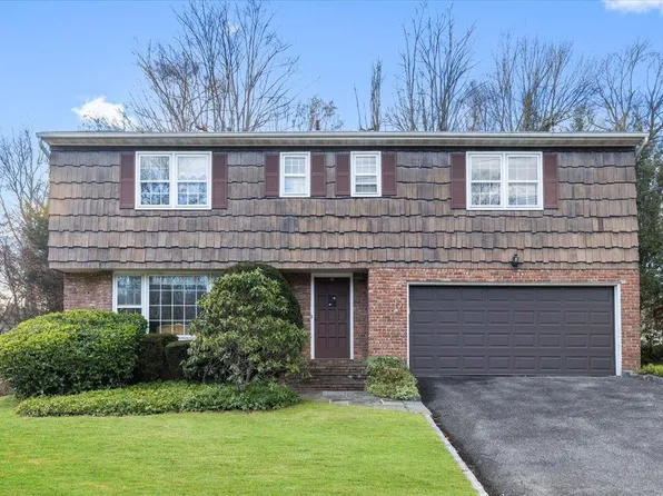 16 Reyna Lane, New Rochelle, NY 10804