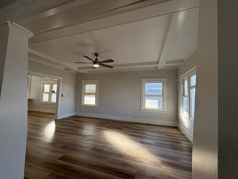 275 N Orange St — Photo 4