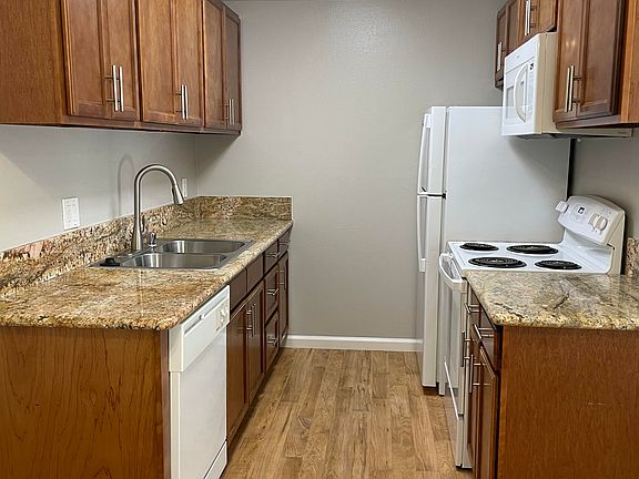 4th image of 633 Grand Fir Ave APT 3