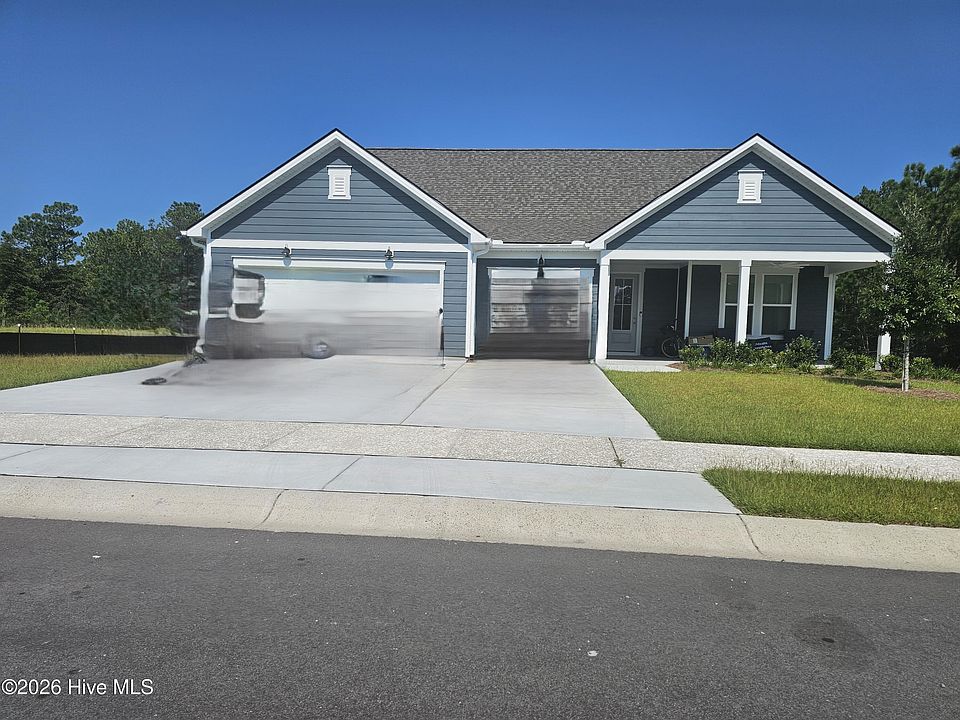 1st image of 385 La Mer Loop
