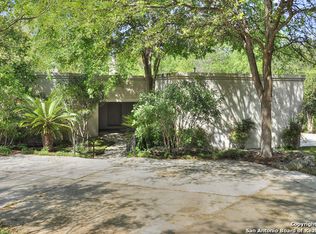 521 Geneseo Rd, Terrell Hills, TX 78209