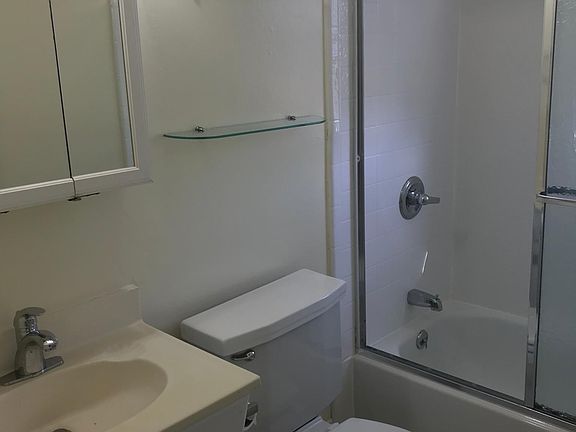 4th image of 3 Mulberry Ct APT 14