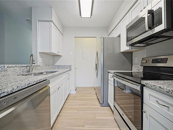 4th image of 701 Rapidan River Ct APT A