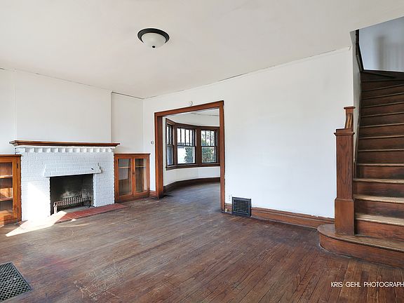 4th image of 25 Keller Ave