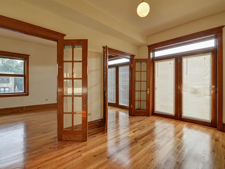 3920 N Janssen Ave #3 — Photo 2