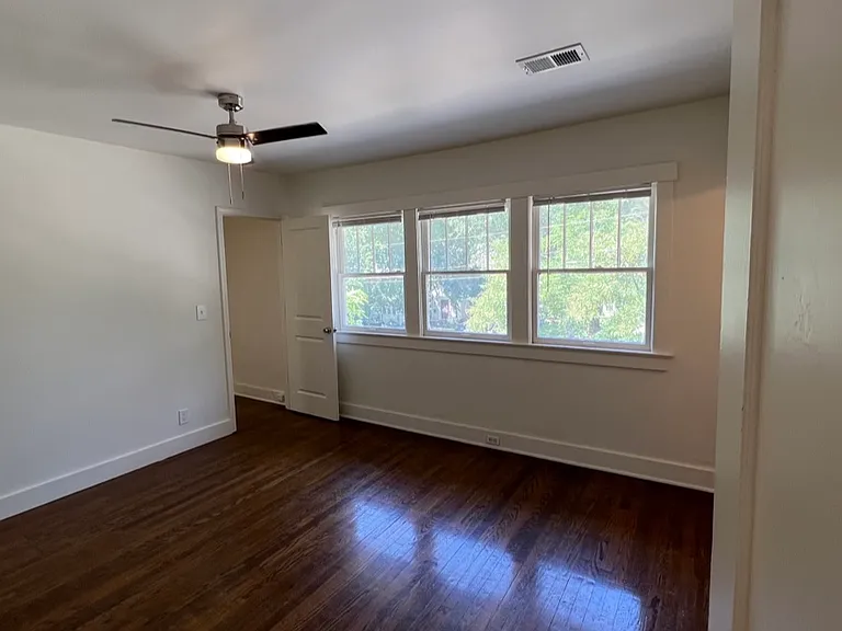 5421 Holmes St — Photo 7