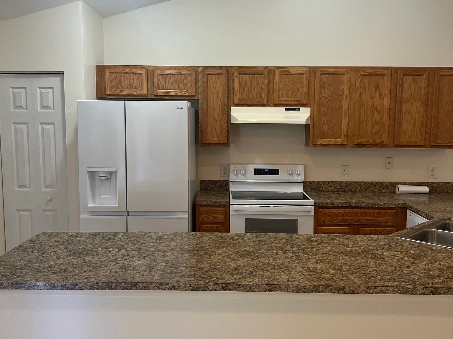 9662 W Dunellon Rd 3 Bedroom 2 Bathroom 2 Car Garage Pet Friendly — Photo 2