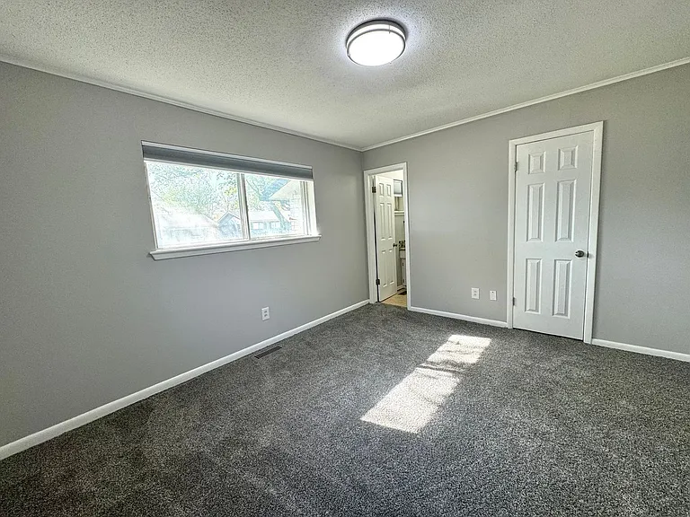 1105 N Fern Ave — Photo 26