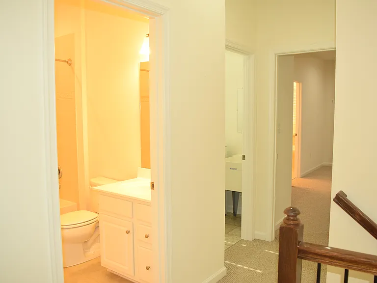 3224 Vogel Rd — Photo 35