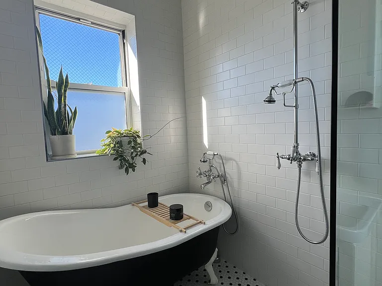 43 Meserole St #4B — Photo 13