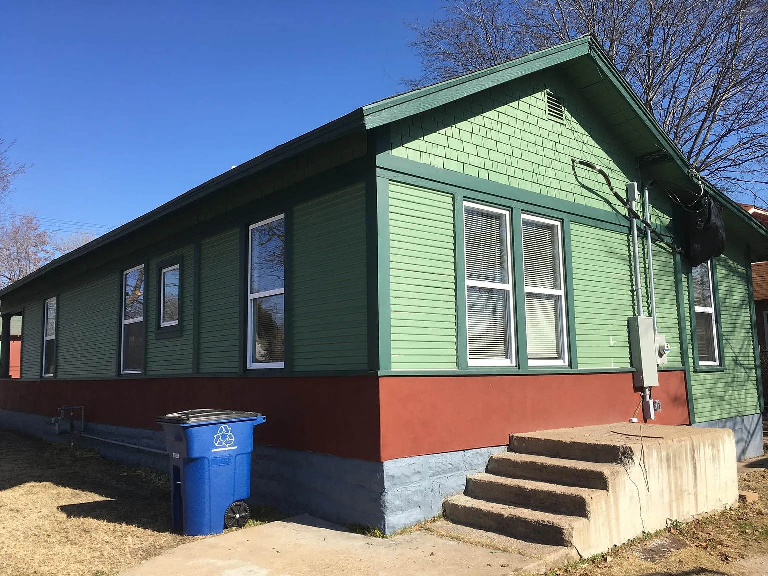 3 bed, 1100 sqft, $1,400 — Photo 3
