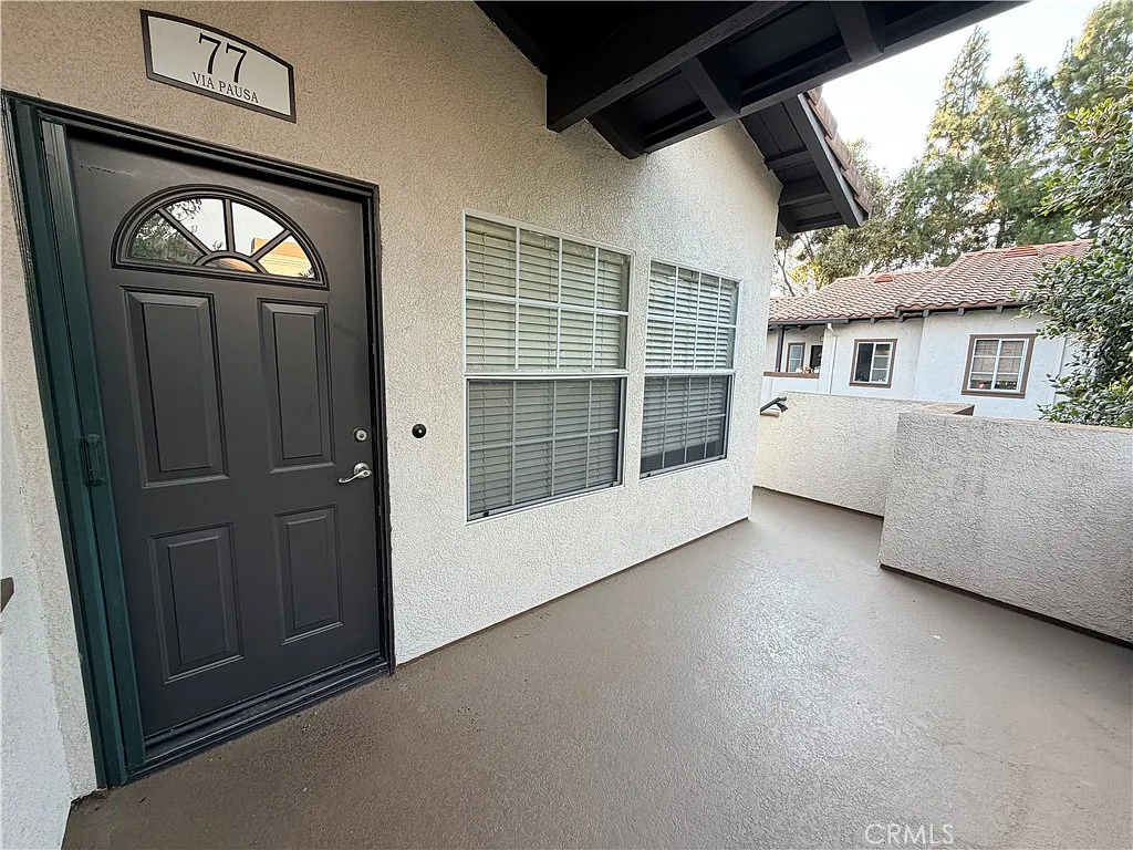 2 bed, 864 sqft, $3,100 — Photo 2