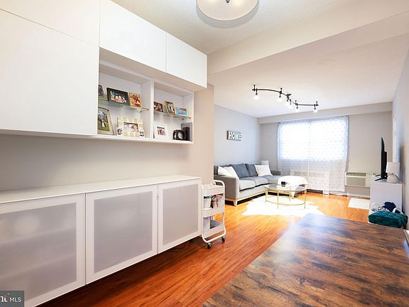 3rd image of 4304 N Pershing Dr #43043