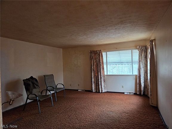 3rd image of 2370 Cleveland Massillon Rd