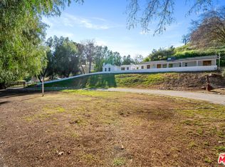 10311 Wheatland Ave, Sunland, CA 91040