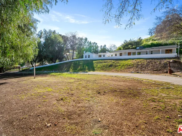 10311 Wheatland Ave, Sunland, CA 91040