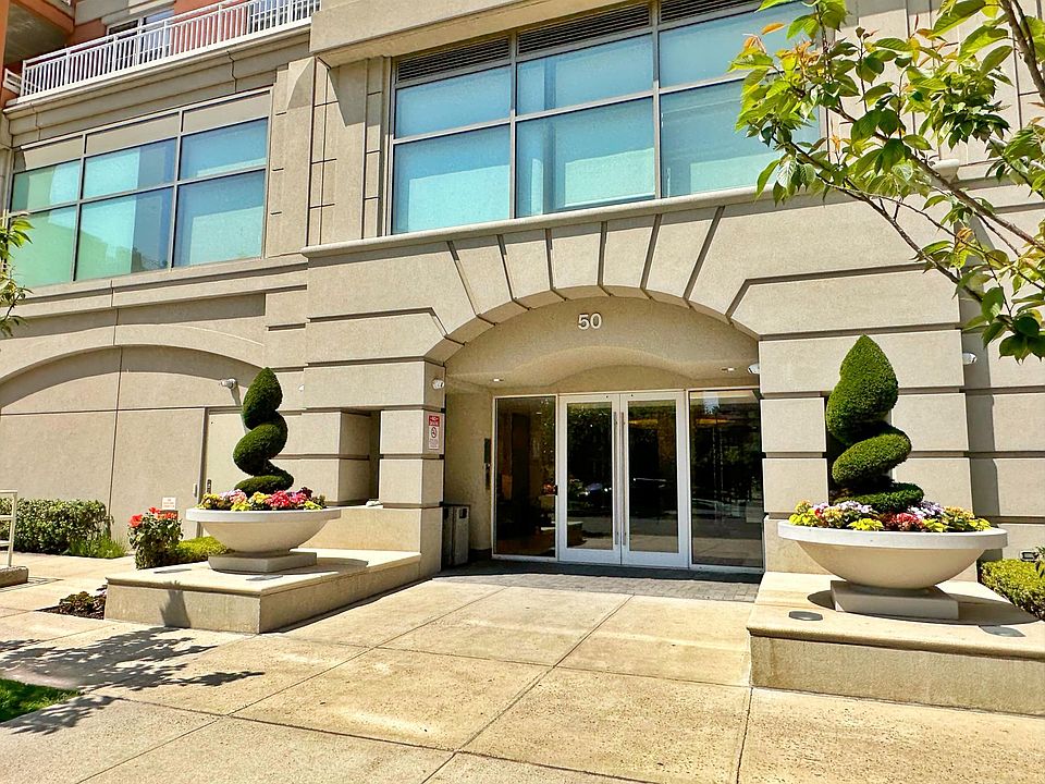 1st image of 50 Oceana Dr W APT 3