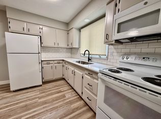 1710 Carriage Hill Dr, Waterloo, IA 50701