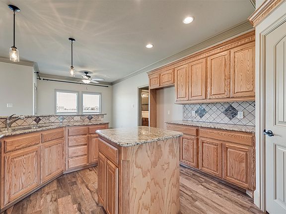 5th image of 2921 W Alamosa Dr