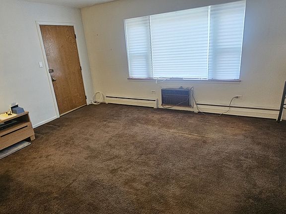 5th image of 1539 Harlem Ave APT 1W