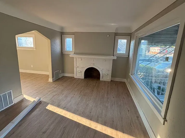 15895 Ohio St — Photo 19