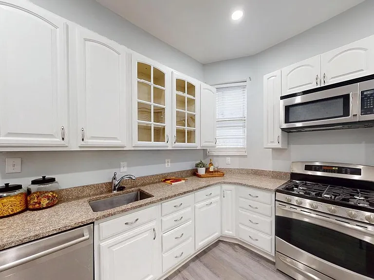 1228 Fairmont St NW — Photo 9