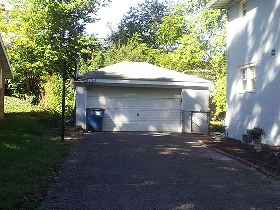 2nd image of 1425 Gascho Dr