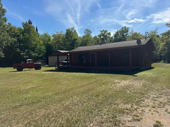 W14871 Sandtown Rd, Engadine, MI 49827
