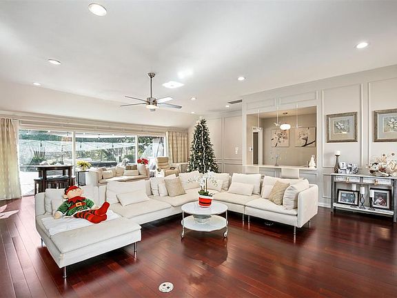 4th image of 14 Meadowlake Dr