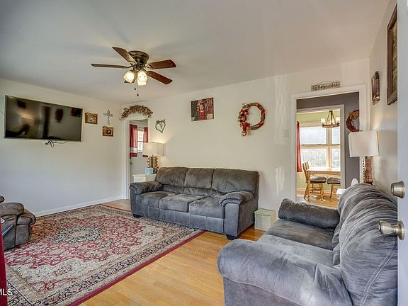 5th image of 530 E Carters Valley Rd