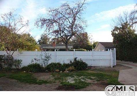 3rd image of 22927 Burbank Blvd