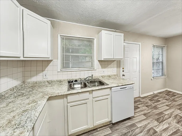 5013 Kessler Rd — Photo 9