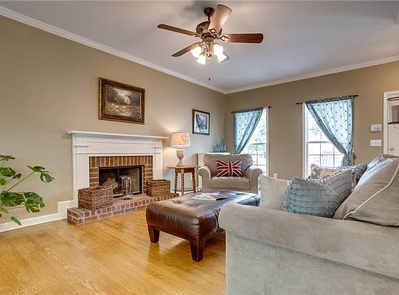 4th image of 1044 Watauga Ct
