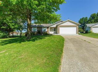 1023 Chelle Ln, Troy, MO 63379