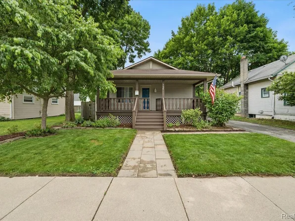 154 East St, Oxford, MI 48371