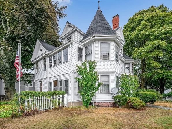 82 Lincoln Ave, Saugus, MA 01906