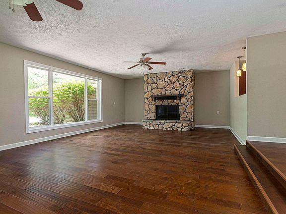 5th image of 48 Twin Creeks Ln