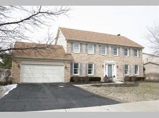863 S River Rd, Naperville, IL 60540