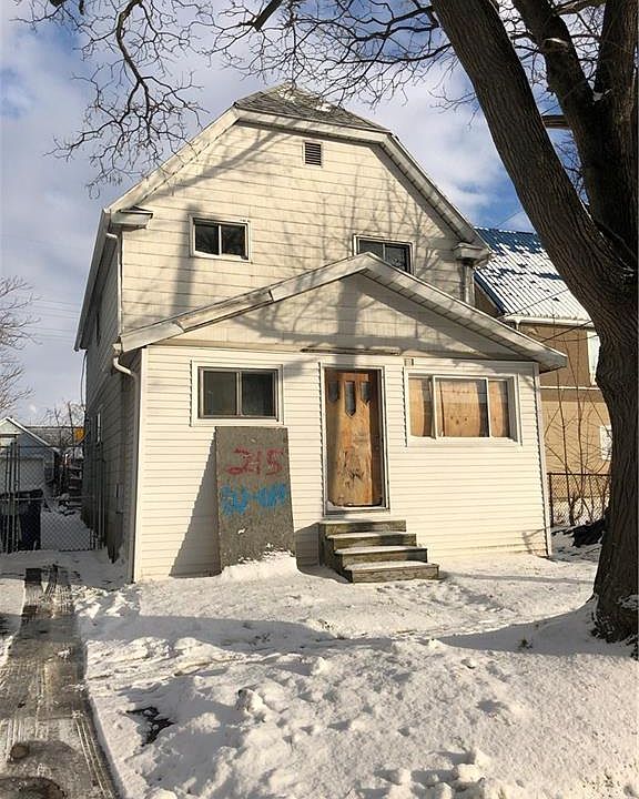 1st image of 215 Wood Ave