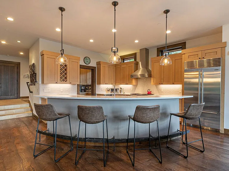 8615 Huntington Ct — Photo 11
