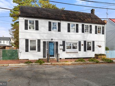 6 Delaware St, Saint Georges, DE, 19733