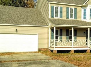 318 Shade Tree Dr, Colonial Heights, VA 23834