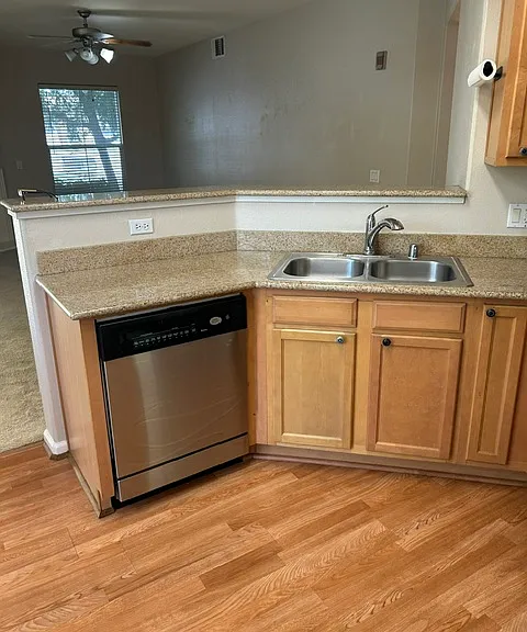217 Vessona Cir — Photo 6