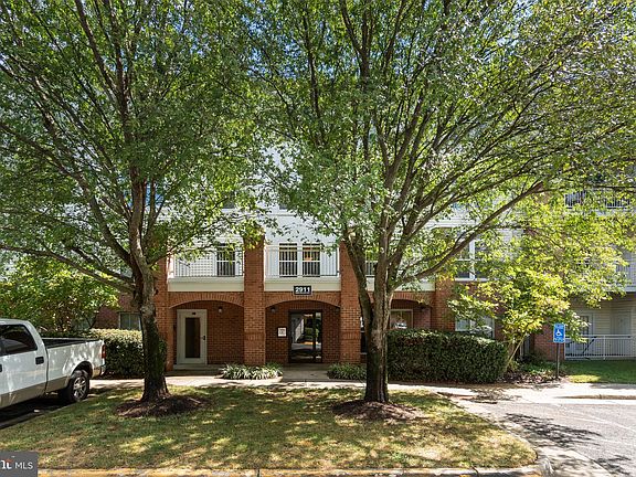 3rd image of 2911 Deer Hollow Way Unit 324