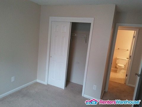 4th image of 707 Mary Robert Ln