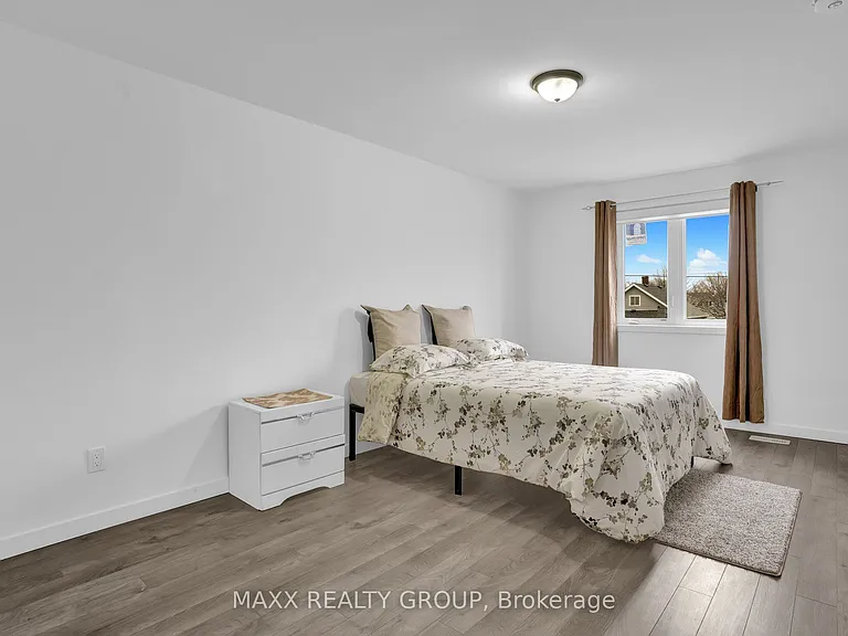 352 Alberta St — Photo 19