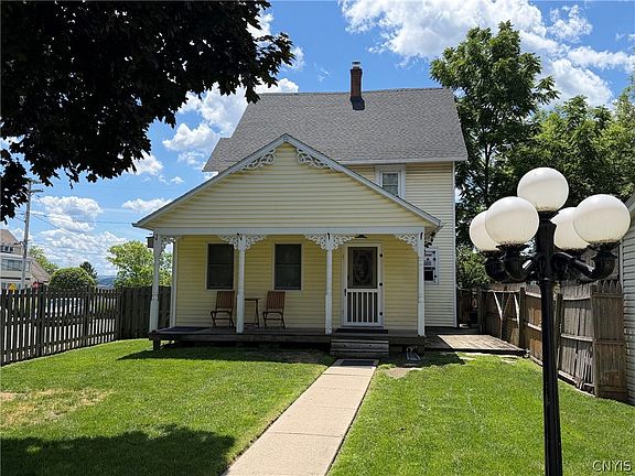 2nd image of 204 Brow St