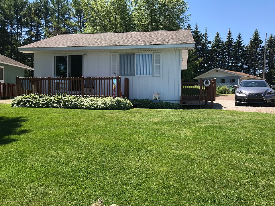 Cottage on Cheboyan River #8