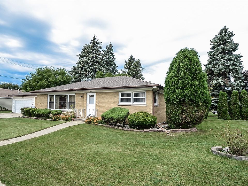 Welcome to 7600 Waukegan Rd!