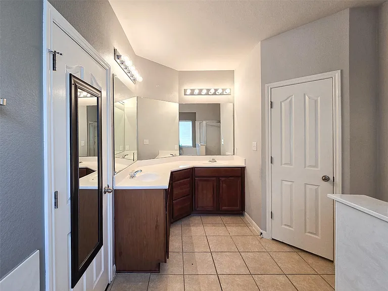 600 S Frontier Ln — Photo 19